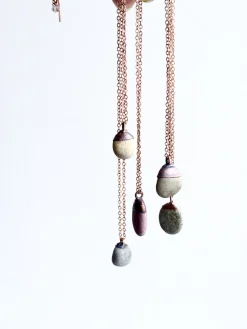 Beach pebble necklace | Raw stone necklace
