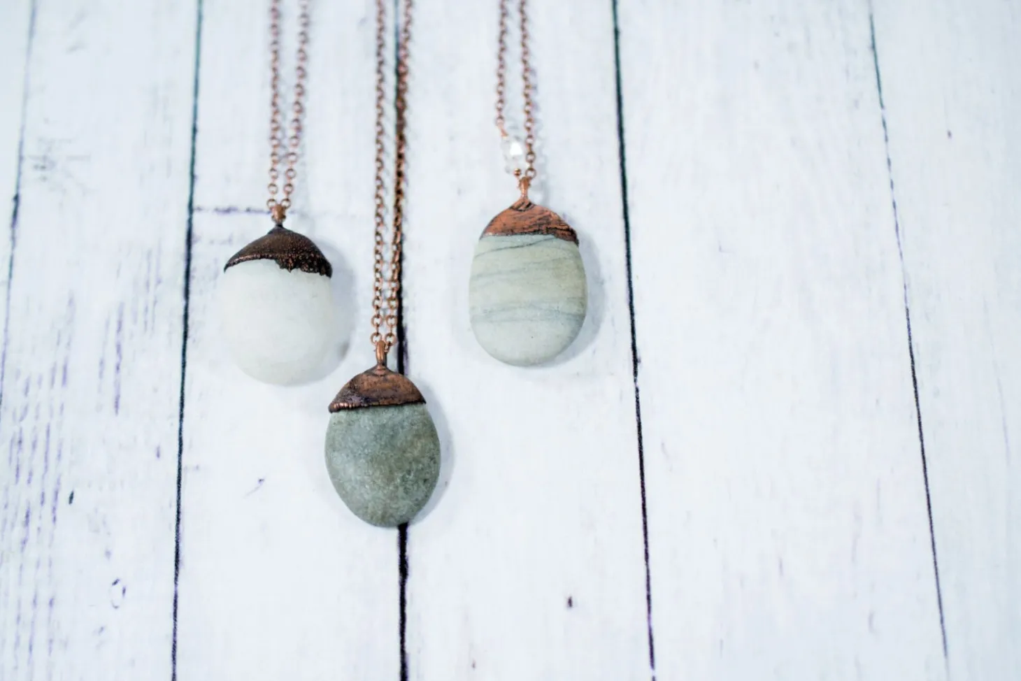 Beach pebble necklace | Raw stone necklace