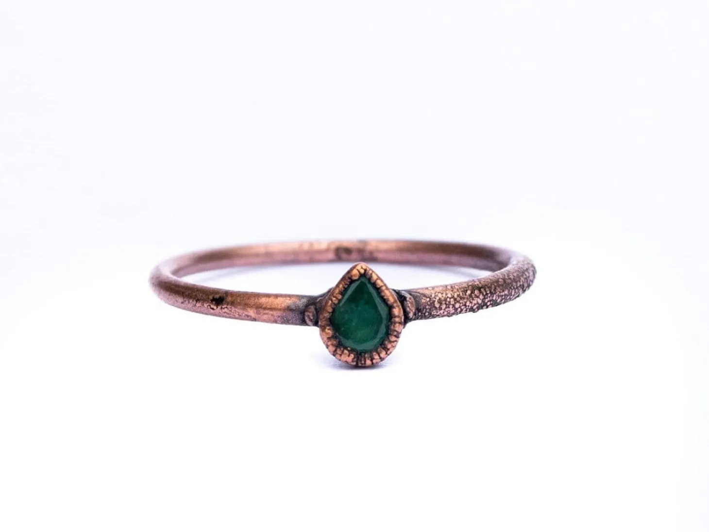 Emerald birthstone ring | Emerald crystal ring