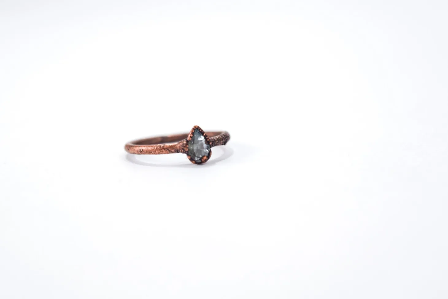 Faceted aquamarine ring | Teardrop stone stacking ring