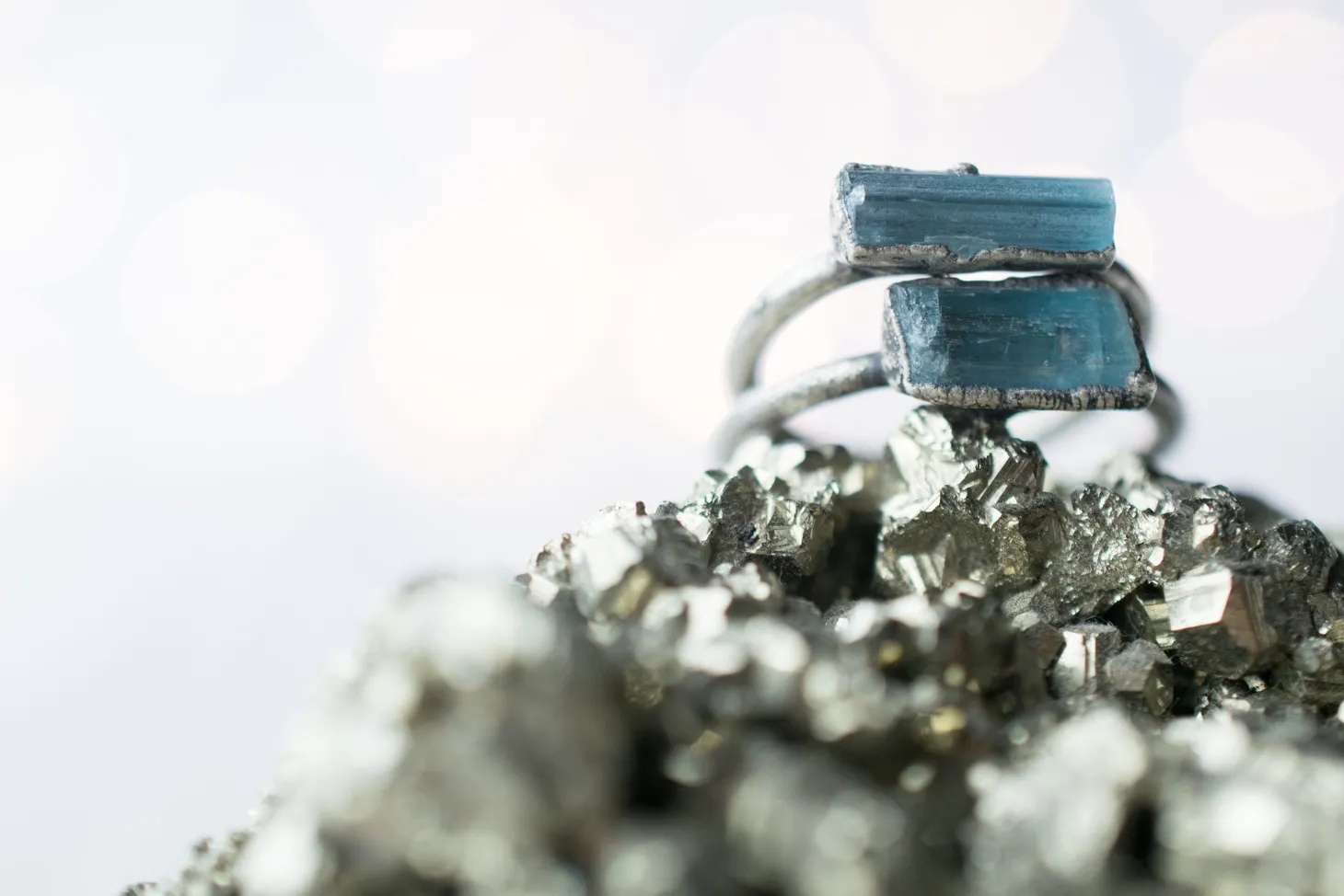 Oxidized Silver Aquamarine crystal ring | Raw aquamarine ring
